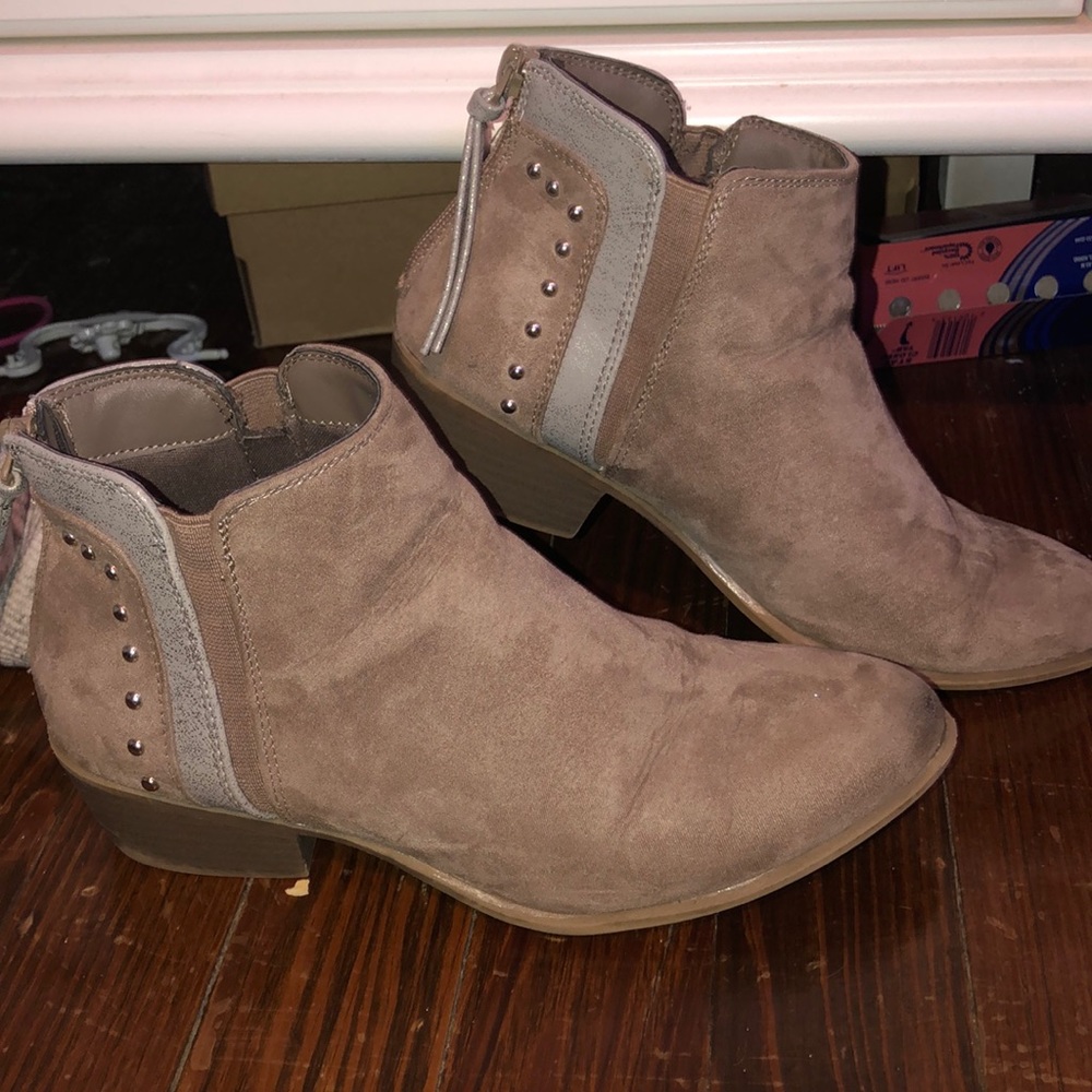 Wedge low cut boots